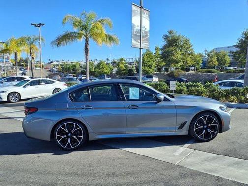 2022 BMW 530 i