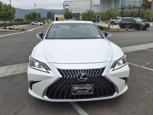 2024 Lexus ES 300h Base