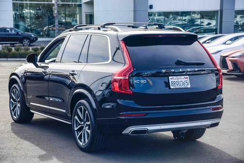 2019 Volvo XC90 T6 Momentum
