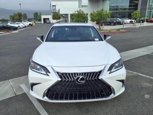 2025 Lexus ES 300h Base