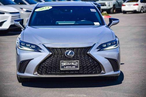 2023 Lexus ES 300h F SPORT Handling