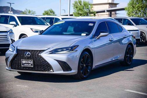 2023 Lexus ES 300h F SPORT Handling