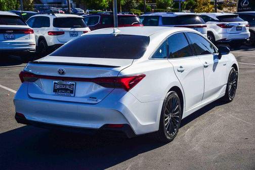 2020 Toyota Avalon Hybrid XSE