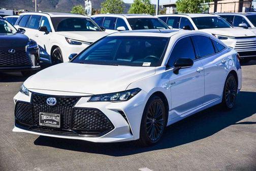 2020 Toyota Avalon Hybrid XSE