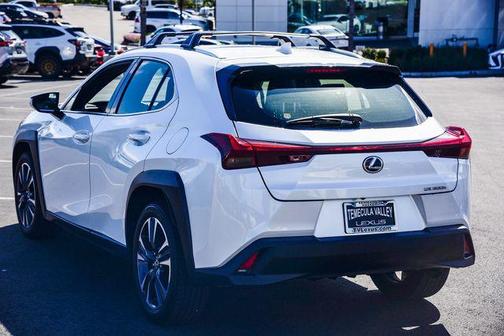 2025 Lexus UX 300h Base