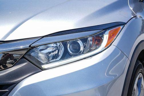 Lunar Silver Metallic 2019 Honda HR-V LX