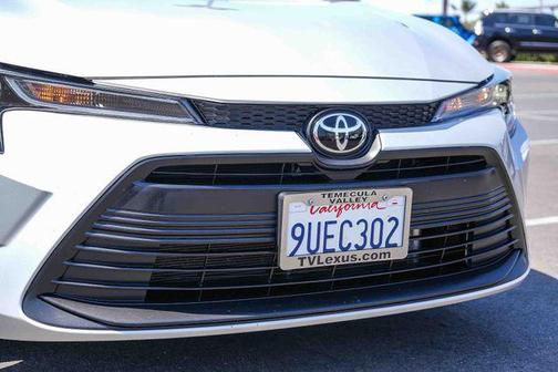 Classic Silver Metallic 2025 Toyota Corolla LE