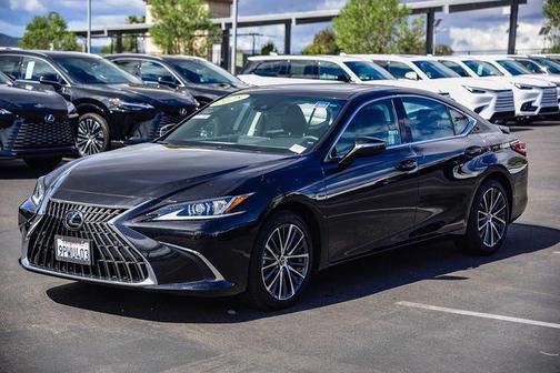 2025 Lexus ES 300h Base