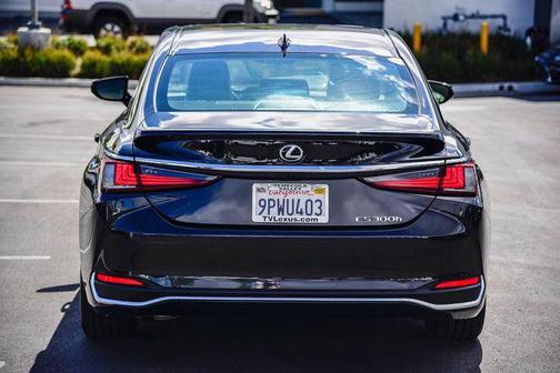 2025 Lexus ES 300h Base