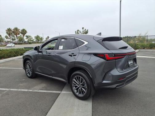 2025 Lexus NX 350h Premium
