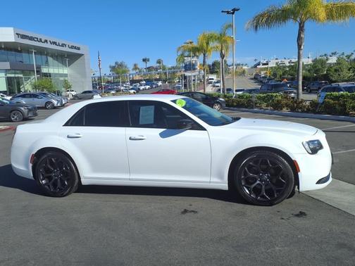 2019 Chrysler 300 Touring