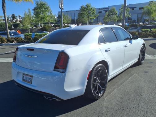 2019 Chrysler 300 Touring