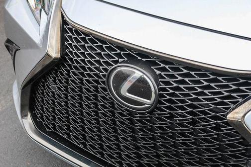 2024 Lexus ES 300h F SPORT Design