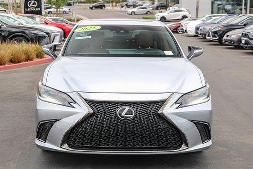 2024 Lexus ES 300h F SPORT Design