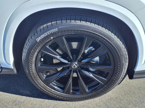 2025 Lexus NX 450h+ F SPORT Handling