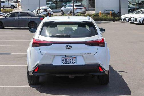 Eminent White Pearl 2024 Lexus UX 250h Base