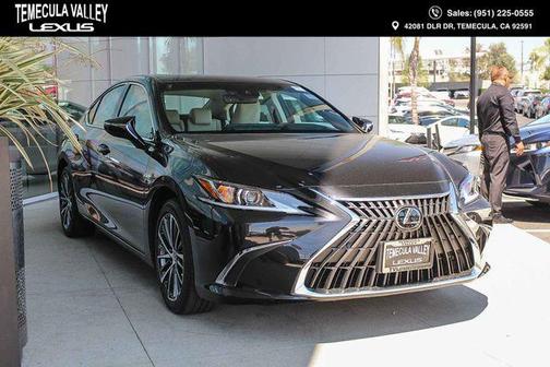 2025 Lexus ES 300h Base