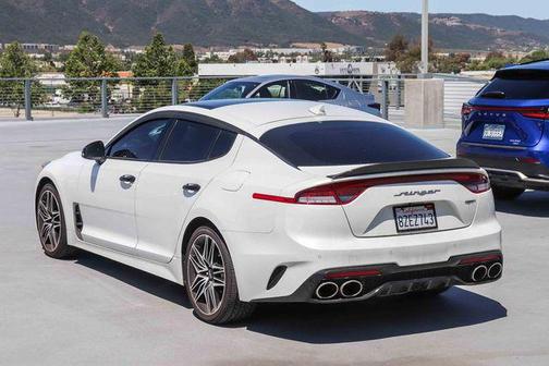 Snow White Pearl 2022 Kia Stinger GT1