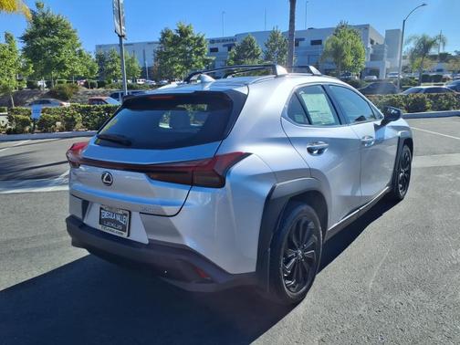 2025 Lexus UX 300h Base
