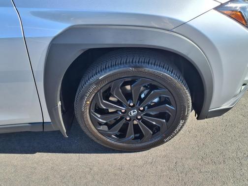 2025 Lexus UX 300h Base