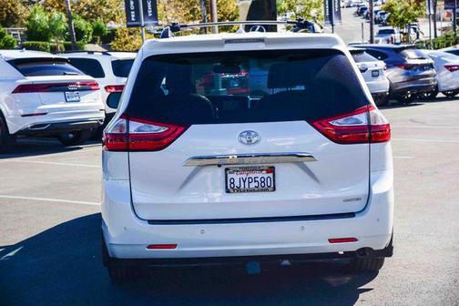 2019 Toyota Sienna Limited Premium