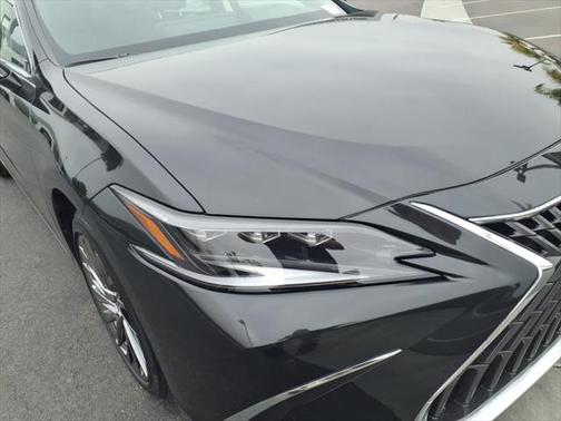 2025 Lexus ES 300h Luxury