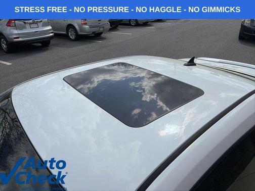 Summit White 2013 Chevrolet Camaro 1LT