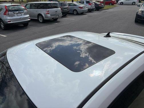 Summit White 2013 Chevrolet Camaro 1LT