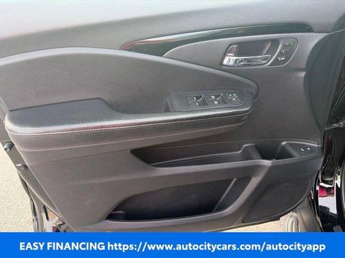 Crystal Black Pearl 2019 Honda Pilot Touring 8-Passenger