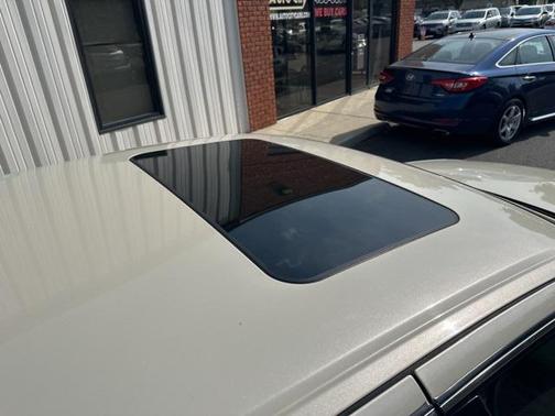 2011 Cadillac DTS Premium Collection
