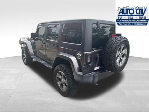 Granite Crystal Metallic Clearcoat 2016 Jeep Wrangler Unlimited Sahara
