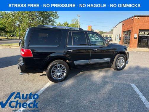 Black Clearcoat 2008 Lincoln Navigator Base