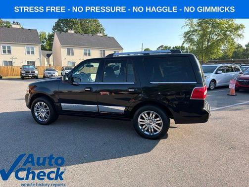 Black Clearcoat 2008 Lincoln Navigator Base