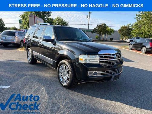 Black Clearcoat 2008 Lincoln Navigator Base