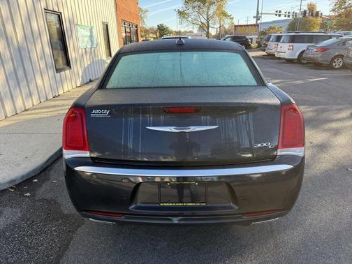 2016 Chrysler 300C Platinum