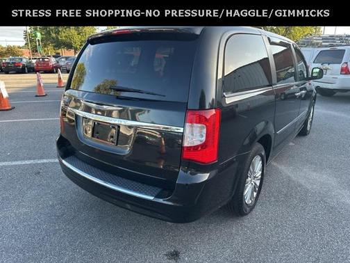 2015 Chrysler Town & Country Touring-L