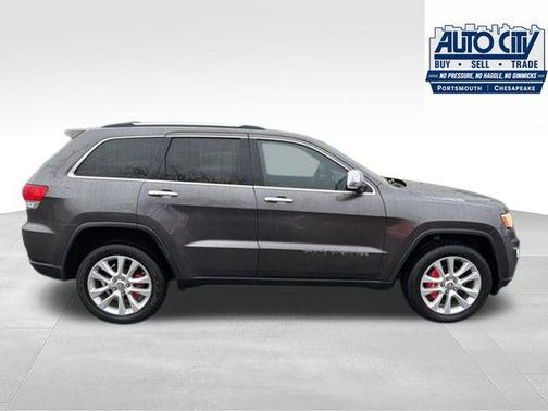 Granite Crystal Metallic Clearcoat 2017 Jeep Grand Cherokee Limited
