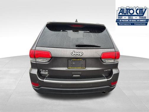 Granite Crystal Metallic Clearcoat 2017 Jeep Grand Cherokee Limited