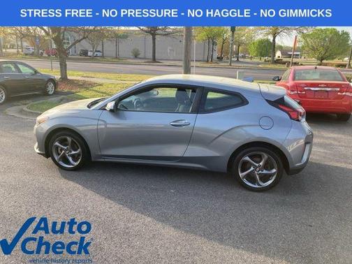 2019 Hyundai Veloster 2