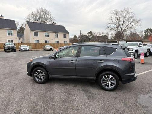 2017 Toyota RAV4 Hybrid XLE