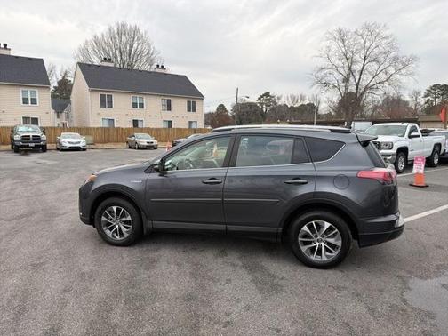 2017 Toyota RAV4 Hybrid XLE