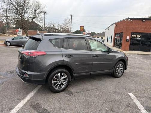 2017 Toyota RAV4 Hybrid XLE