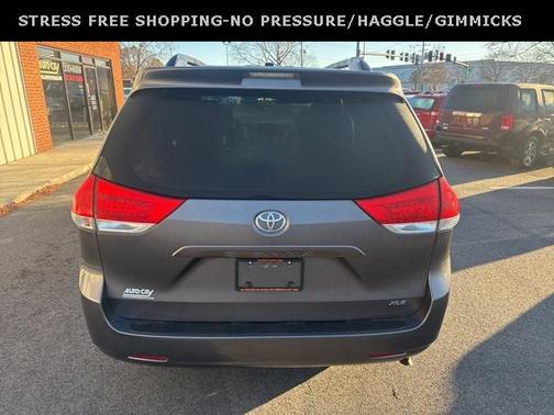 2014 Toyota Sienna XLE