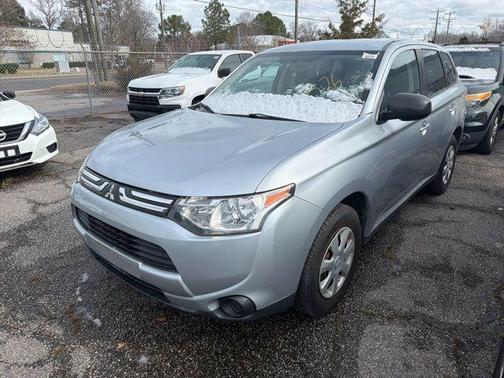 2014 Mitsubishi Outlander ES