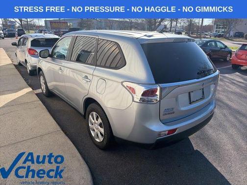 2014 Mitsubishi Outlander ES