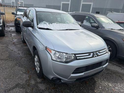 2014 Mitsubishi Outlander ES