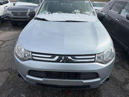 2014 Mitsubishi Outlander ES