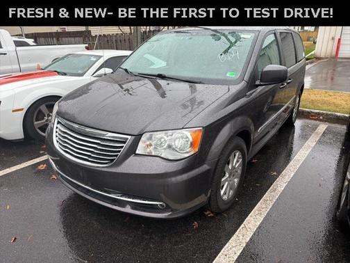 2015 Chrysler Town & Country Touring