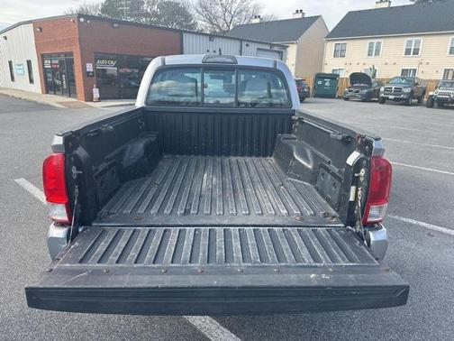 2016 Toyota Tacoma SR