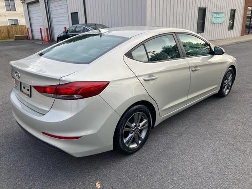 2017 Hyundai ELANTRA Value Edition